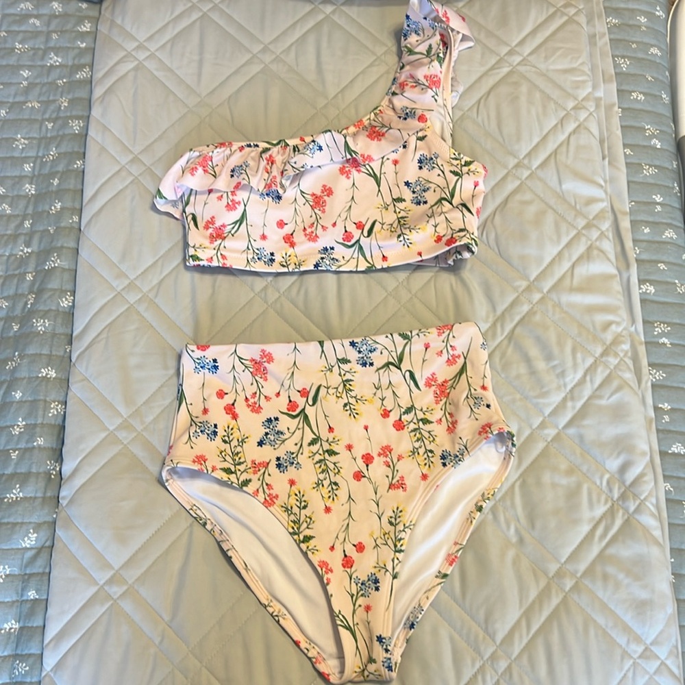 Old Navy one shoulder high waisted swimsuit